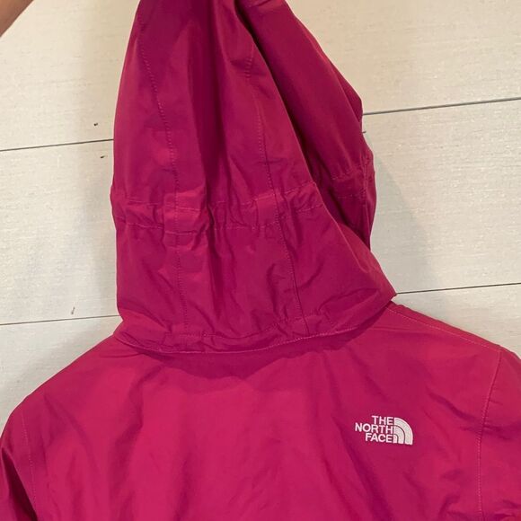 The North Face Kids' Magenta and grey Puffer Jacket size 14/16 large EUC snow - Picture 10 of 14